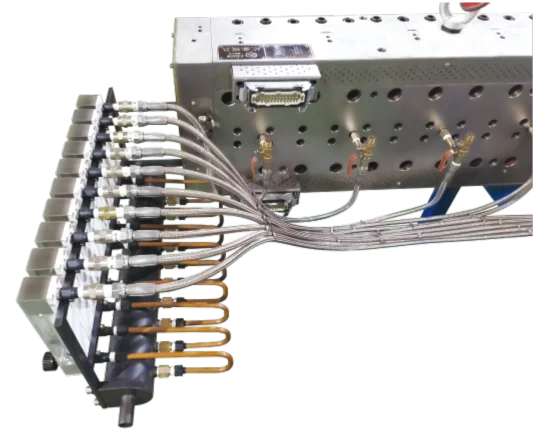 Hollow lattice plate die series